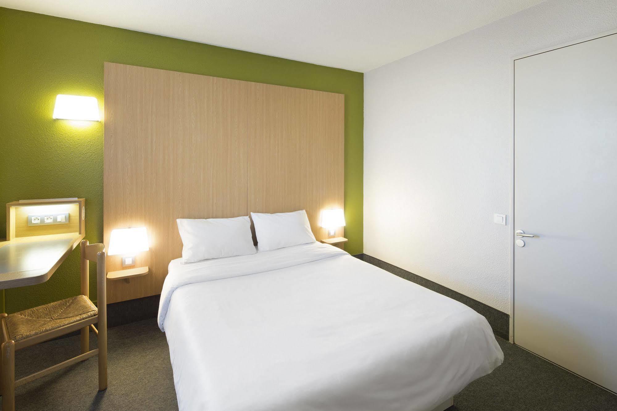 B&B Hotel La Roche-Sur-Yon Mouilleron-le-Captif Bagian luar foto